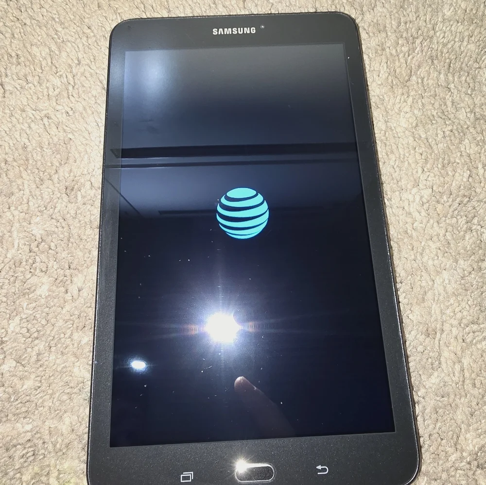 Samsung Galaxy Tab E tablet with at&t Hotspot connection